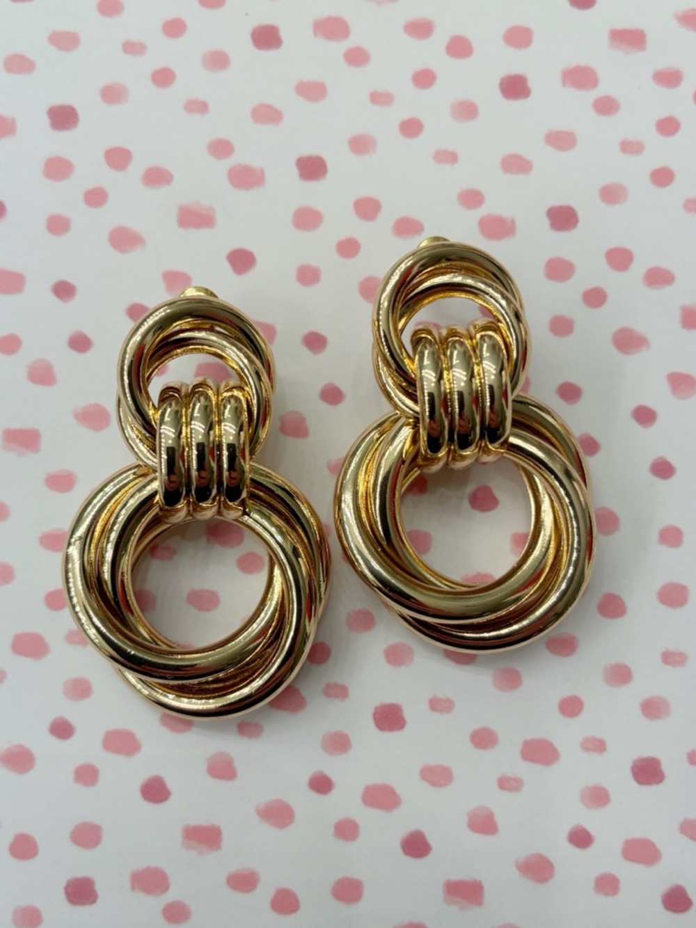 ( nwot ) Bold Gold Tone Doorknocker Earrings